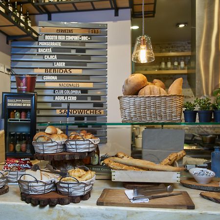 Hotel 100 Luxury Suites By Preferred Bogota Luaran gambar A typical display at a Spanish bakery