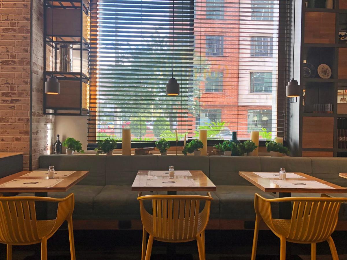 Hotel 100 Luxury Suites By Preferred Bogota Luaran gambar Interior of a restaurant in New York City
