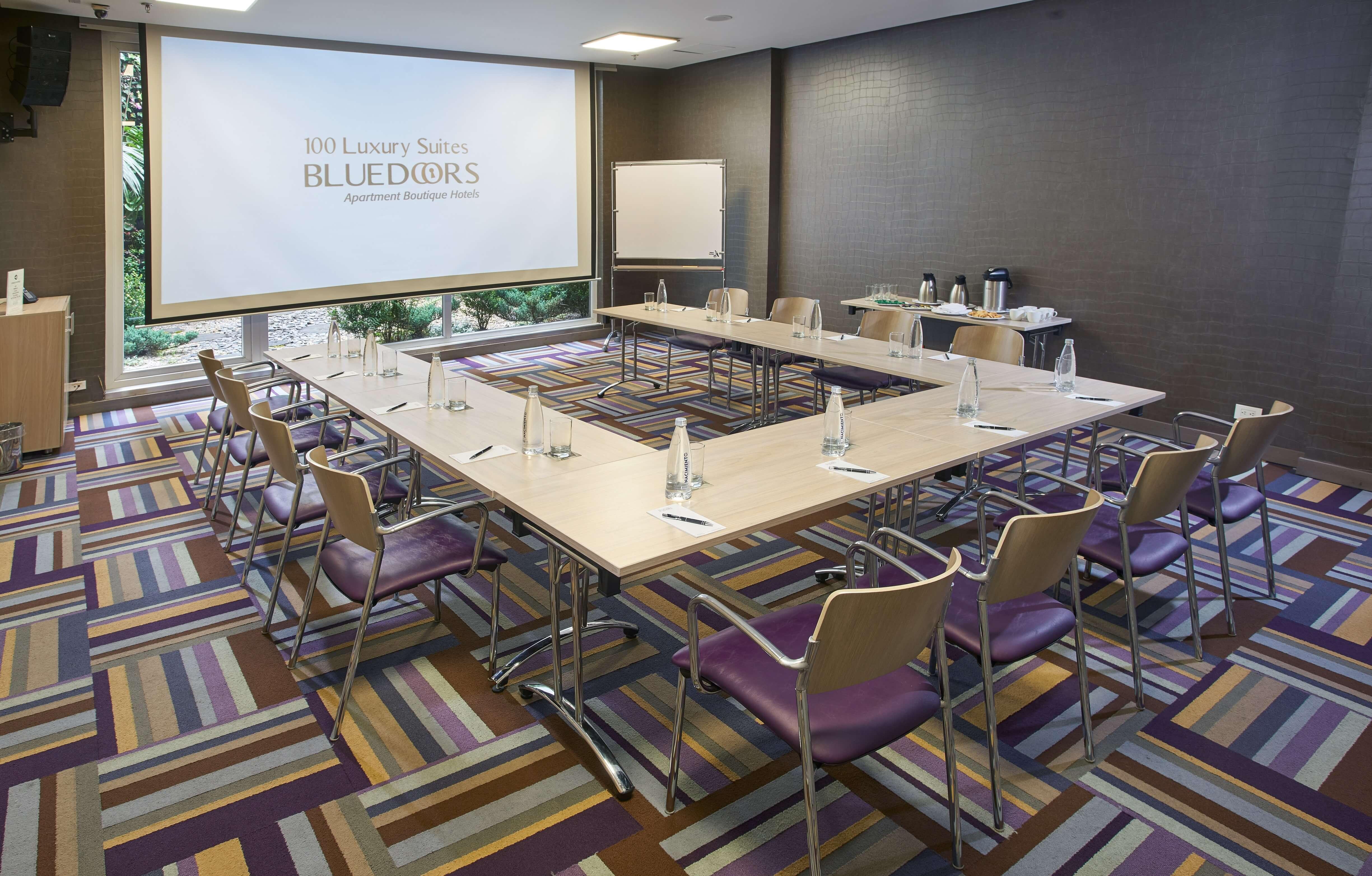 Hotel 100 Luxury Suites By Preferred Bogota Luaran gambar Meeting room