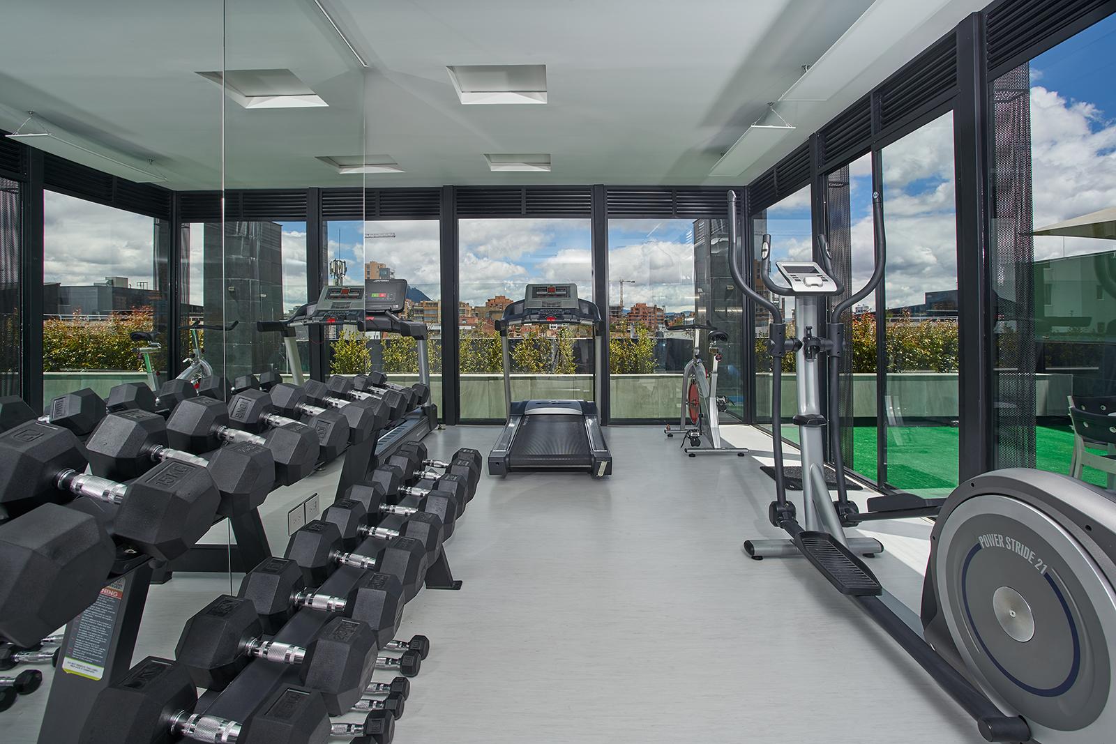 Hotel 100 Luxury Suites By Preferred Bogota Luaran gambar The gym at the top of the building