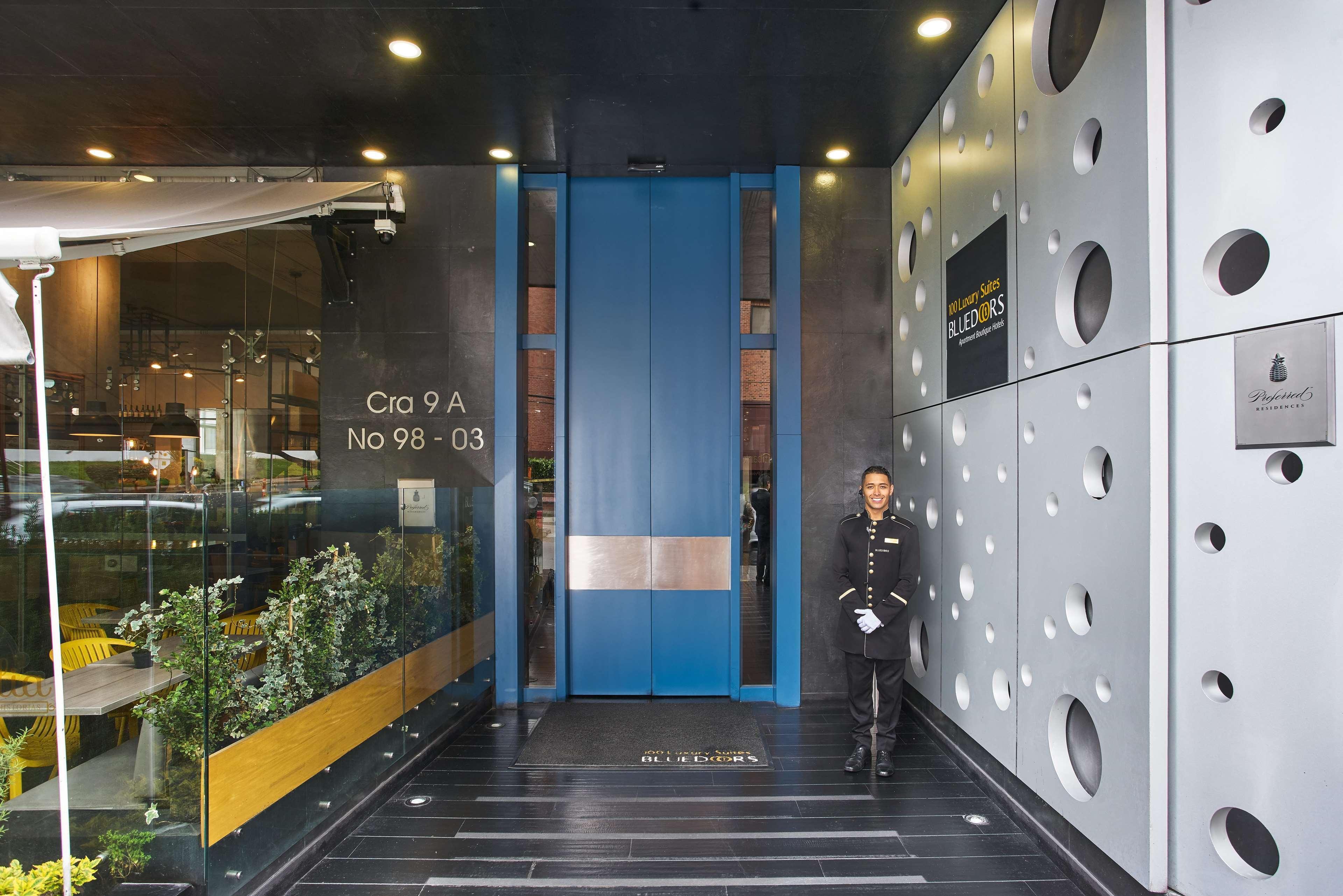 Hotel 100 Luxury Suites By Preferred Bogota Luaran gambar Entrance to the hotel