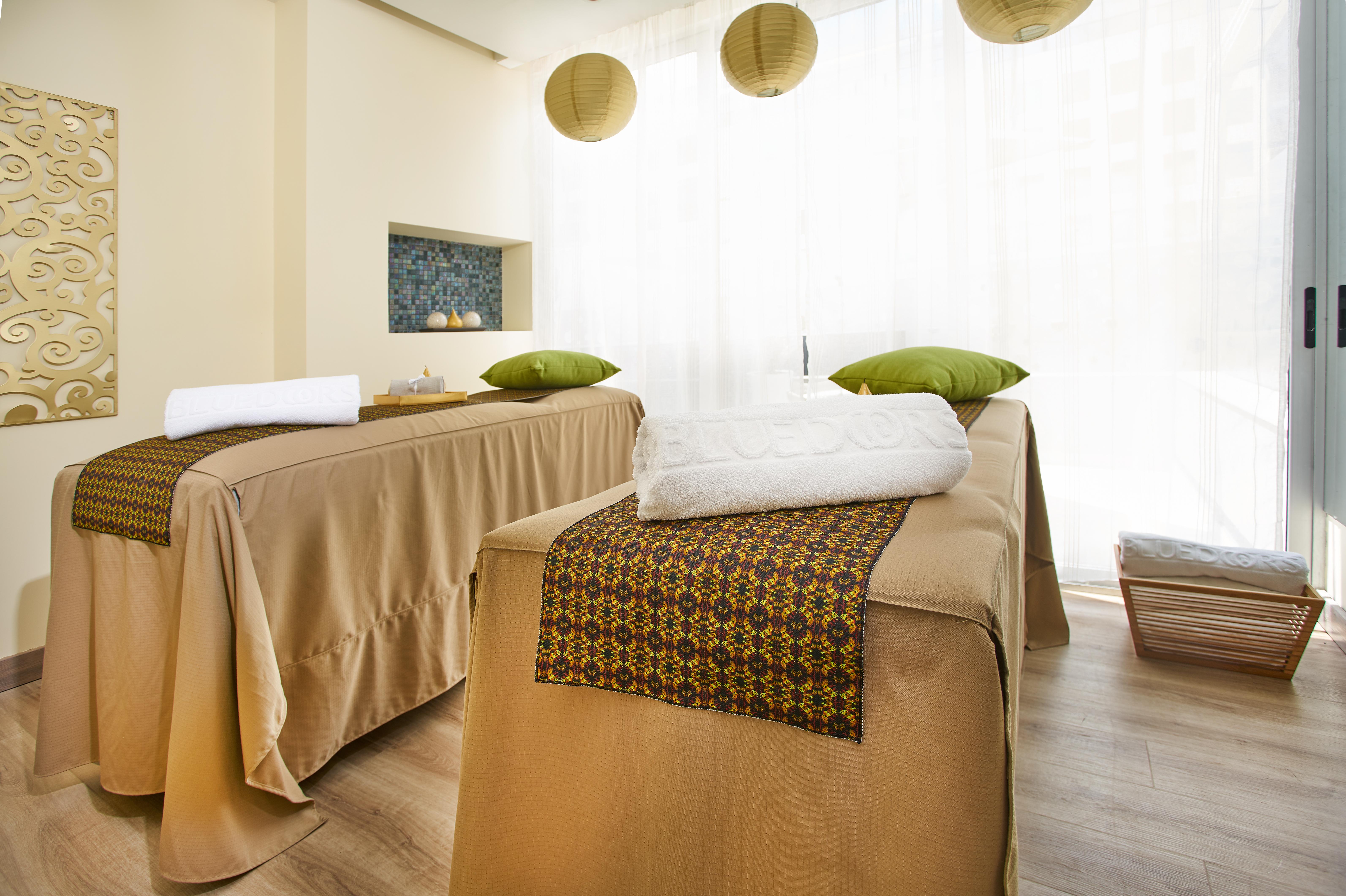 Hotel 100 Luxury Suites By Preferred Bogota Luaran gambar Thai massage beds