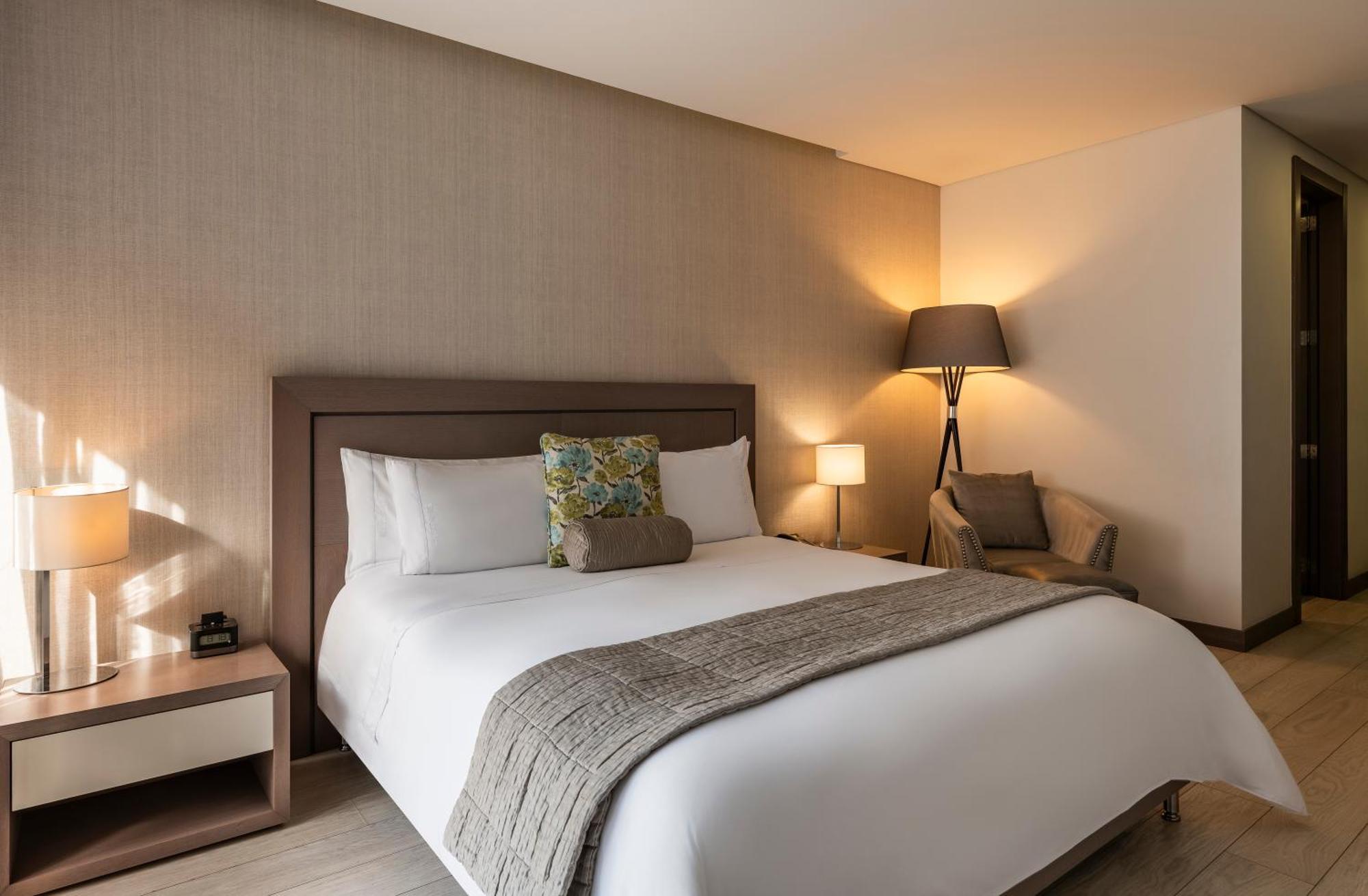 Hotel 100 Luxury Suites By Preferred Bogota Luaran gambar A bedroom at the hotel