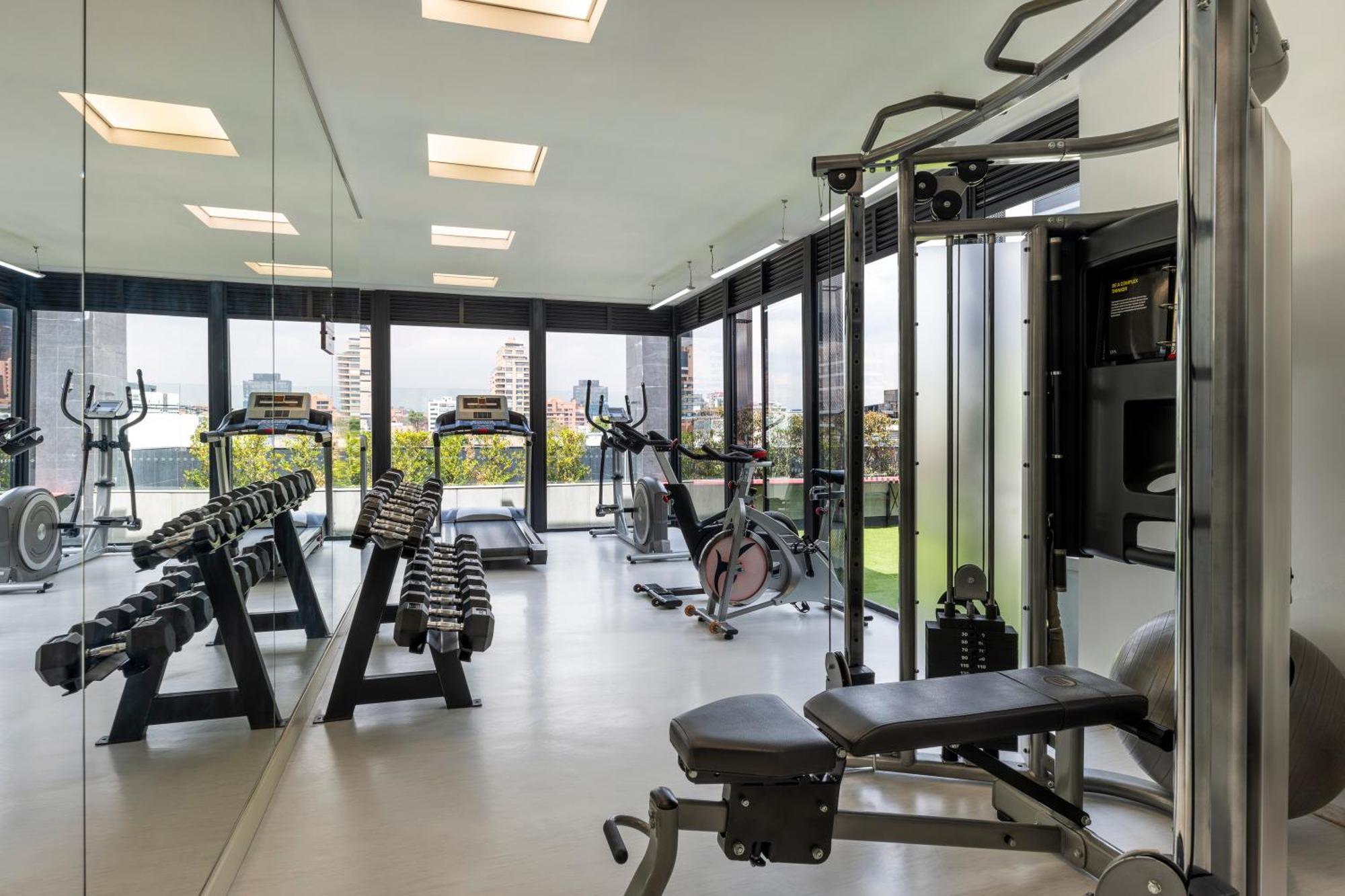 Hotel 100 Luxury Suites By Preferred Bogota Luaran gambar The gym at the 100 East 53rd Street building