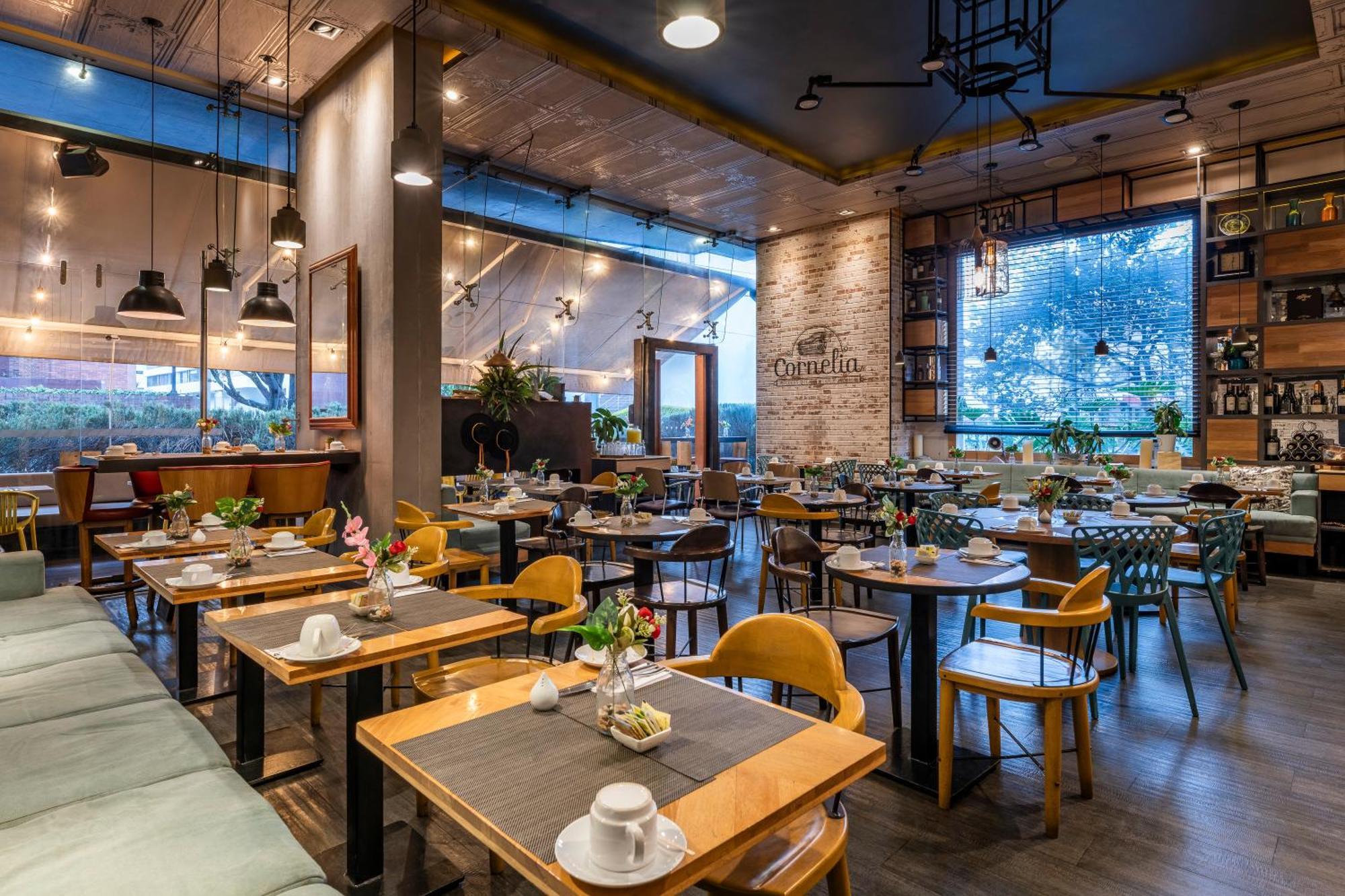 Hotel 100 Luxury Suites By Preferred Bogota Luaran gambar Restaurant in the hotel
